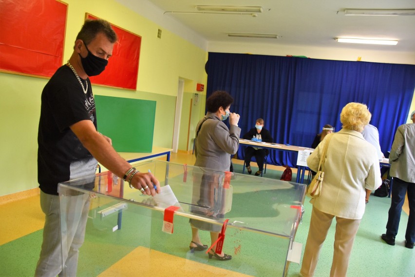 Wybory 2020. W Tarnowie trwa głosowanie w II turze wyborów prezydenckich [ZDJĘCIA]