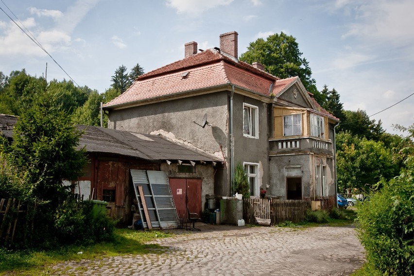 Pozostałości stacji kolejowej w Walimiu