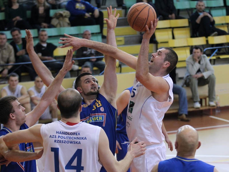 AZS Politechnika wygrywa I mecz play off...