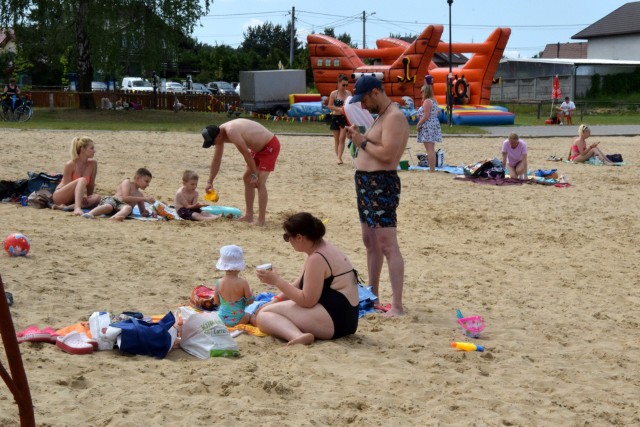 Słoneczna i pełna ludzi sobota nad zalewem w Borkowie. Oto jak wypoczywali.