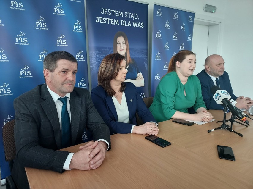 Działania rządu podczas konferencji prasowej w Grudziądzu...