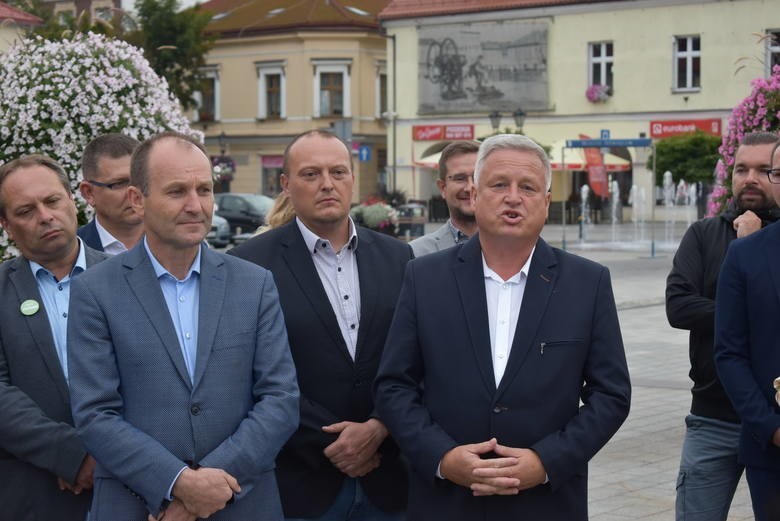Wybory parlamentarne 2019. Klinowski o Biedroniu: "Usunął mnie, żeby ułatwić zdobycie mandatu swemu chłopakowi"