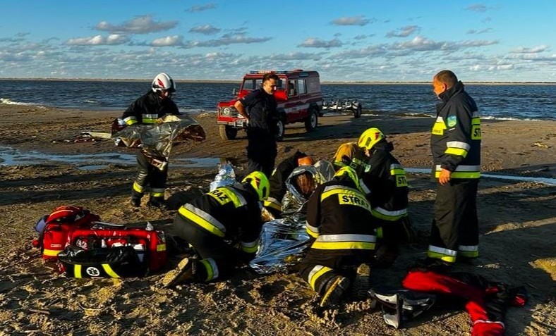 Dramatyczne sceny na Zatoce Gdańskiej. W pobliżu Mewiej Łachy zatonął jacht. Siedem osób momentalnie znalazło się w wodzie!