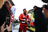 Nowoczesna karetka pod Krakowem. Żółty ambulans stanął przy przychodni w Kocmyrzowie i natychmiast wyruszył do pacjenta