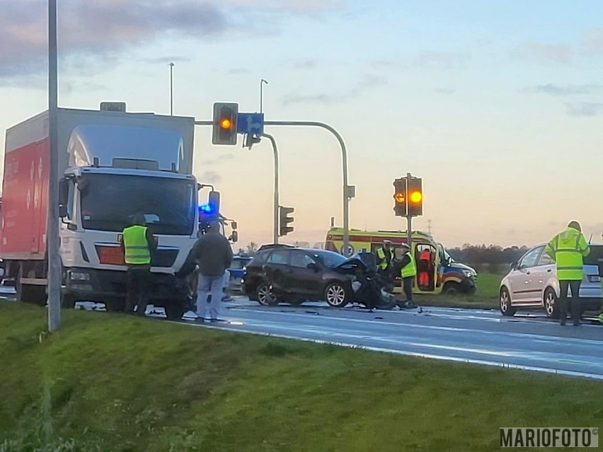 Groźny wypadek na obwodnicy Opola. Trzy osoby poszkodowane