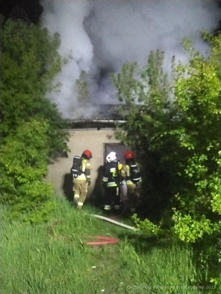Pożar pustostanu w powiecie radzyńskim. Nie żyje 60-letni mężczyzna