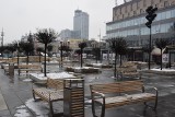 Katowice: z placu Kwiatowego znikną ławki ZDJĘCIA