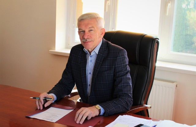 Radni obniżyli pensję Andrzejowi Berdychowi, wójtowi Dobrcza