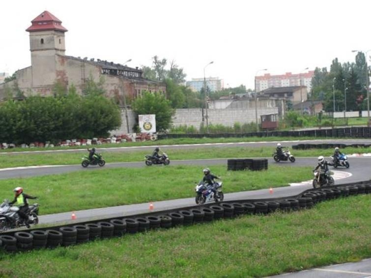 Szkolenia dla motocyklistów w Automobilklubie Radomskim