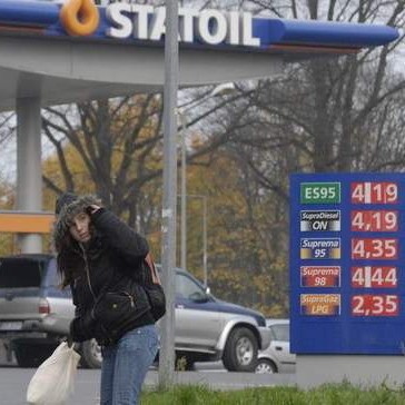 Stacja Statoil przy ulicy Gdańskiej. Ceny paliw znowu poszły w dół.