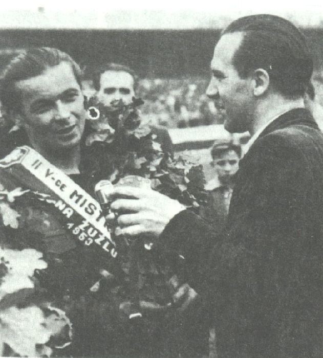 1953 r. Na zdjęciu m.in. Tadeusz Osmęda pracownik redakcji...