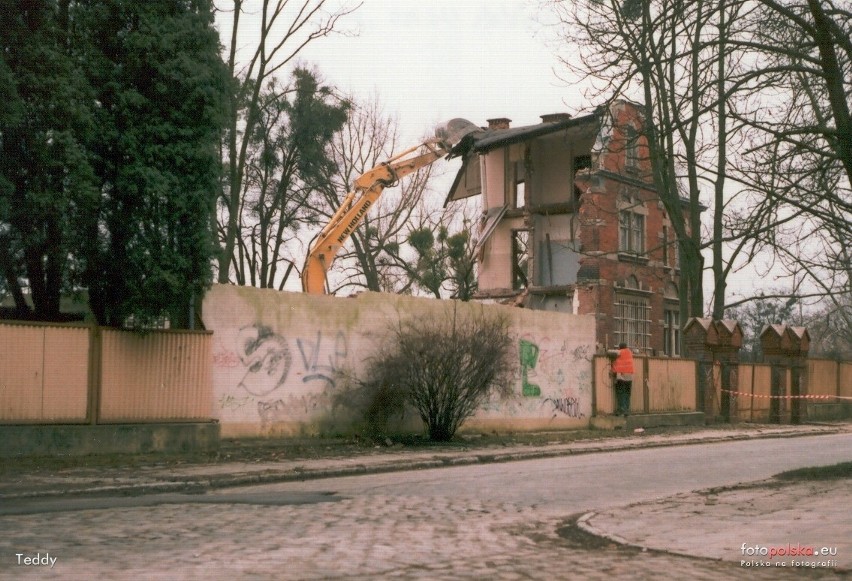 2009 r., ul. Trzmielowicka, Willa "Ihme", wyburzanie budynku