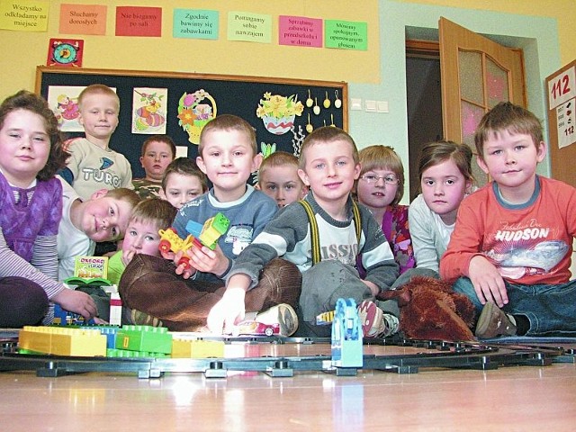 Nie możemy doczekać się chwili, gdy pójdziemy do szkoły. Chcemy się uczyć - mówią dzieci z Przedszkola nr 2 przy ul. Warszawskiej.