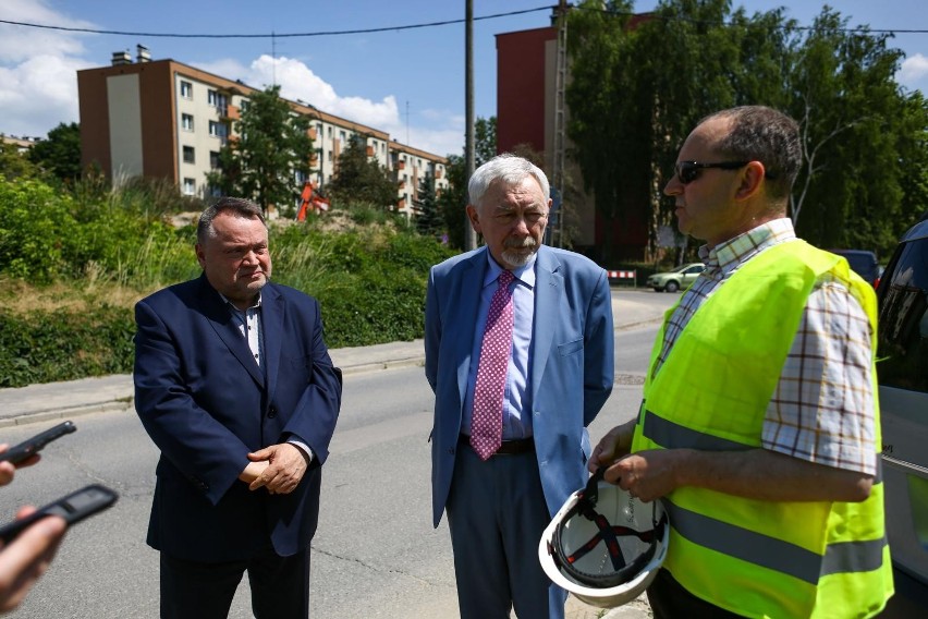 Prezydent Jacek Majchrowski (w środku), wiceprezydent...