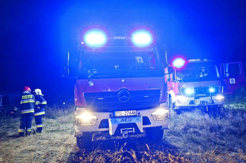 Nocne zawody ratowników w Malechowie w powiecie sławieńskim.