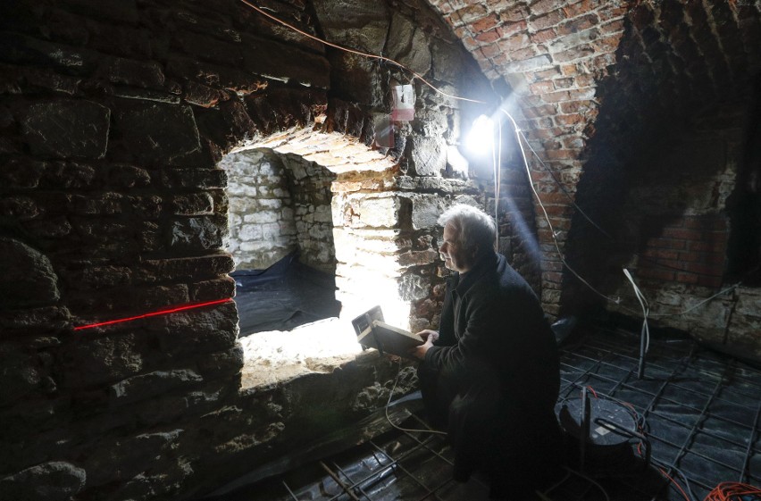 Odkryto katakumby w kościele parafialnym w Chmielniku.