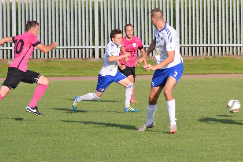 4. liga piłkarska. Unia Oświęcim rozbiła Wiślankę Grabie. Hat-trick Patryka Lichoty [ZDJĘCIA]