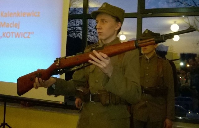 Hubert Krawczyński prezentował karabin Mauser.