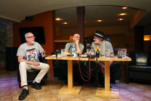 Konferencja prasowa Fisha i Jethro Tull przed koncKonferencja prasowa Fisha i Jethro Tull przed koncertem w Dolinie Charlotty.