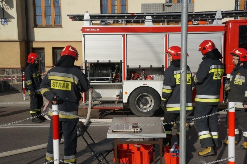 Straż pożarna nakazała ewakuację całego budynku. W sumie...