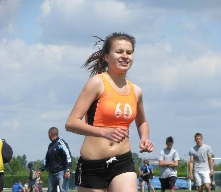 Monika Młynarczyk wygrała bieg na 800 metrów juniorek młodszych.