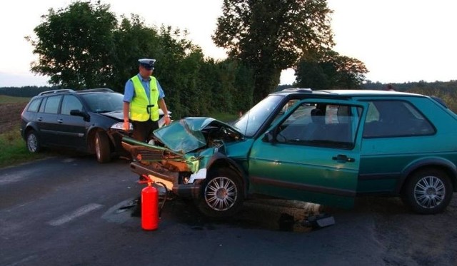 30 kilometrów liczy odcinek, na którego przebudowę czekają mieszkańcy od Stolna po Wąbrzeźno. Dochodzi tam do wypadków - jak w miejscowości Łabędź (na zdjęciu)