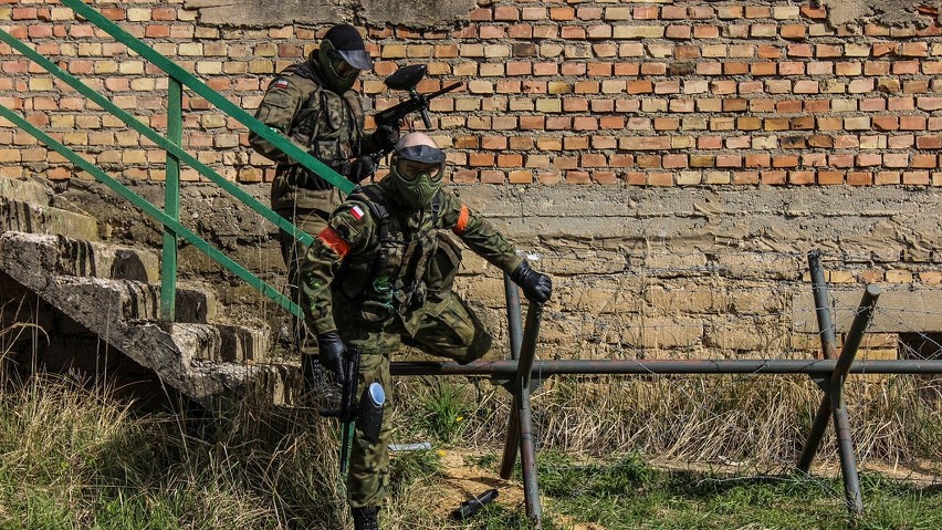 Strzelcy Konni stoczyli bitwę na żelowe kulki