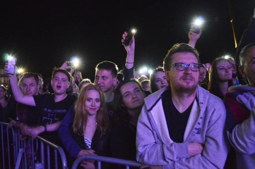 Krzysztof Krawczyk nie żyje. Tysiące młodych białostoczan bawiło się na Juwenaliach przy jego największych hitach (zdjęcia)