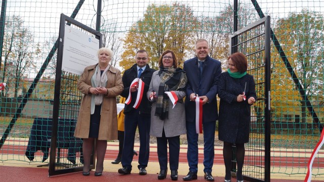 Kłobuck: Huczne otwarcie boiska przy SP nr 1