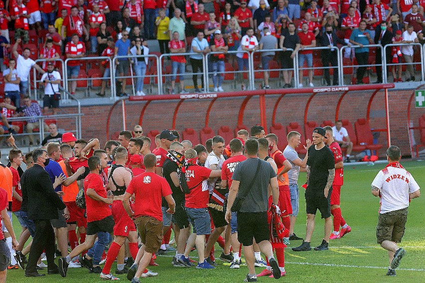 Wojewoda ukarał Widzew. Zamknięte trybuny na derby Łodzi [ZDJĘCIA]