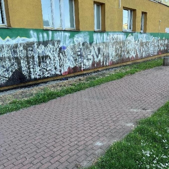 Wojna na murale. Kibice Widzewa też zniszczyli murale swego rywala. Zdjęcia