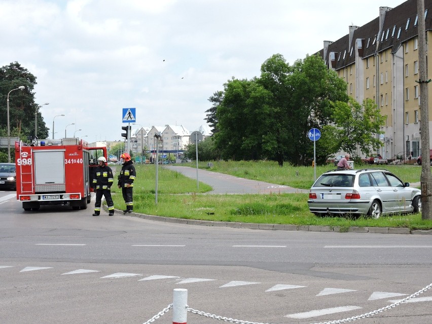 - 21-letnia ostrołęczanka kierująca BMW, skręcając w lewo,...