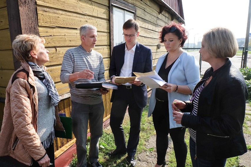 Mieszańcy decyzją o opuszczeniu ich domu i przeprowadzce do...