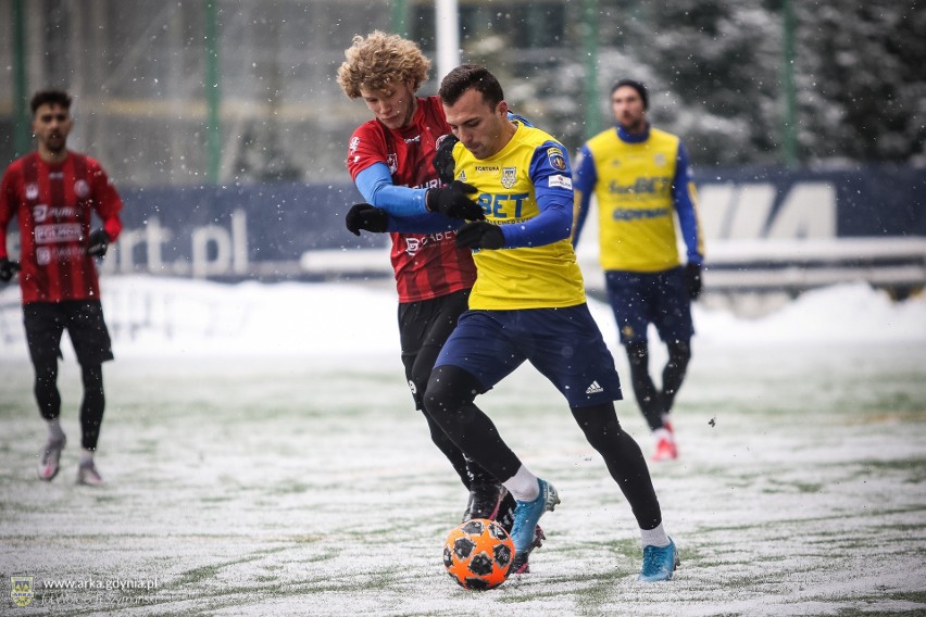 Piłka nożna. Arka Gdynia - Bytovia 2:3 (0:1). 09.02.2021. Dariusz Marzec, trener Arki Gdynia, jest tajemniczy przed meczem Pucharu Polski