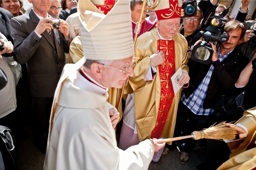 8.09.2012 lodz. ingres nowego arcybiskupa lodzkiej...