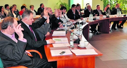 Radni Rady Miasta i Gminy w Małogoszczu jednogłośnie przyjęli budżetr na ten rok.