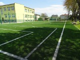 Nowoczesny obiekt sportowy przy szkole w Zwoleniu jest już gotowy. Koszt inwestycji to ponad 1,5 miliona. Zobaczcie zdjęcia