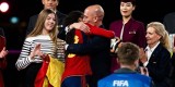 El presidente besó al futbolista en los labios.  ¡La FIFA detuvo al activista!