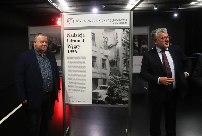 Honorowy Konsul Węgier w Szczecinie Artur Balazs (z lewej) i...
