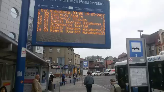 Rybnik: Strajk kierowców autobusów trwa. Z rozkładu jazdy wypadło wiele kursów