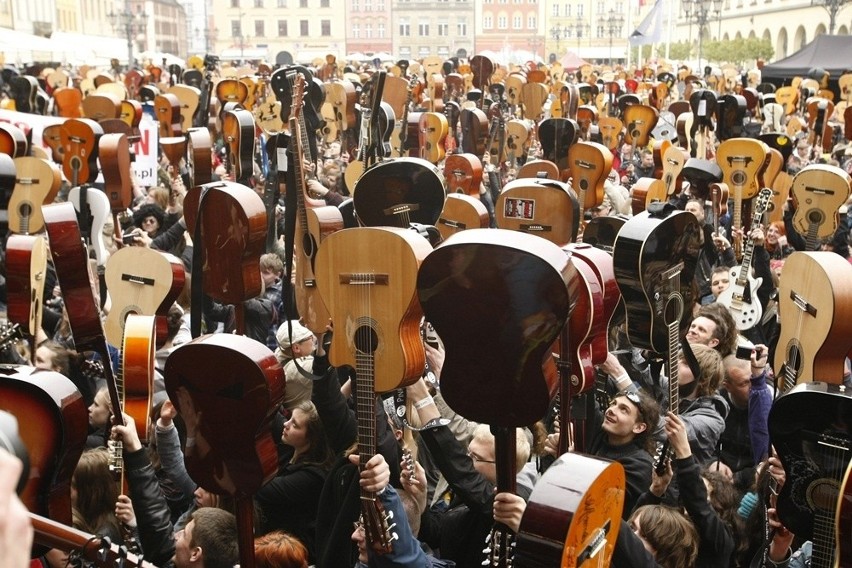 Gitarowy Rekord Guinnessa 2013: Dużo zabrakło do nowego rekordu (RELACJA NA ŻYWO, ZDJĘCIA)