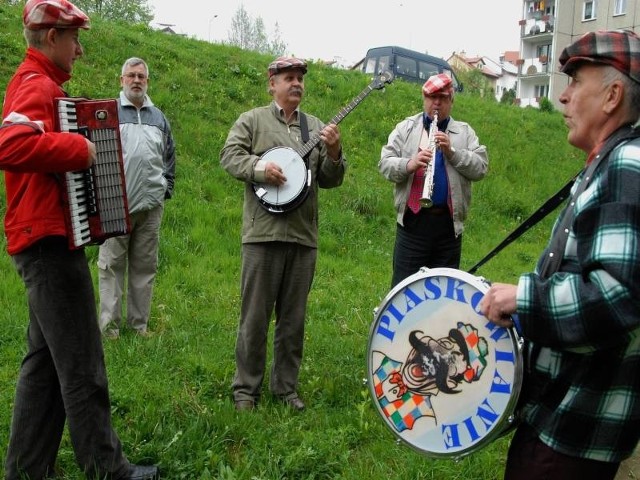 Ogólnopolski Festiwal Kapel Folkloru Miejskiego organizuje Centrum Kulturalne w Przemyślu.