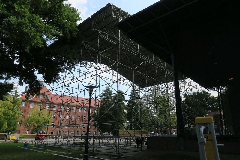 Na kampusie, gdzie odbędzie się koncert buduje się obecnie...