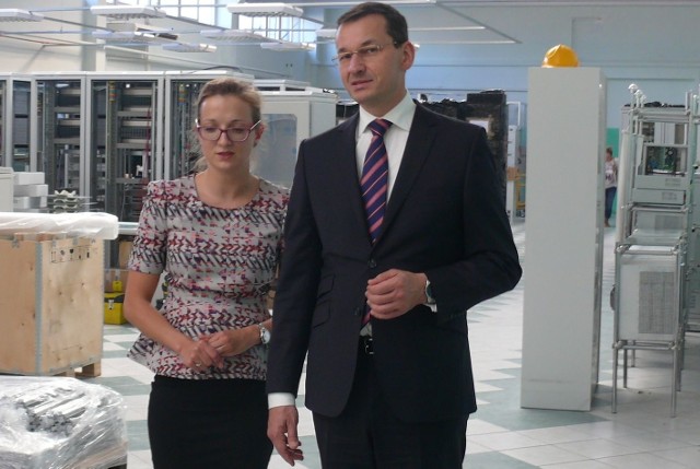 Po firmie wicepremiera Morawieckiego oprowadzała Anna Szczygielska, prezes zarządu Kombudu.