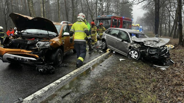 Przed południem w sobotę, 10 lutego, doszło do wypadku na DK10 w Emilianowie w powiecie bydgoskim