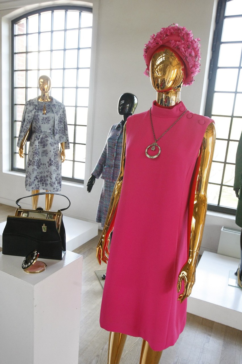Projekt kostiumu „Bar” Christiana Diora na łódzkiej wystawie. Ikony paryskiej mody na wystawie w Centralnym Muzeum Włókiennictwa w Łodzi