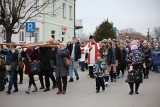 Ulicami Opatowa przeszła Droga Krzyżowa. Wzięło w niej udział mnóstwo osób. Zobacz zdjęcia