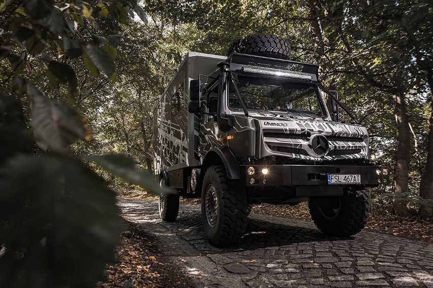 Auto bazuje na niemieckiej ciężarówce z 2005 roku – Unimog...