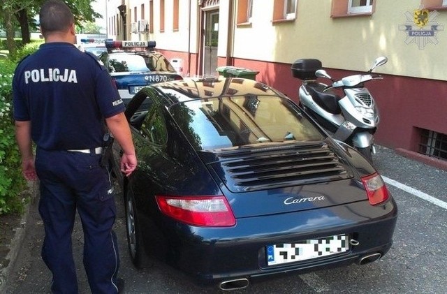 W bagażniku Porsche schowali skradziony sejf.