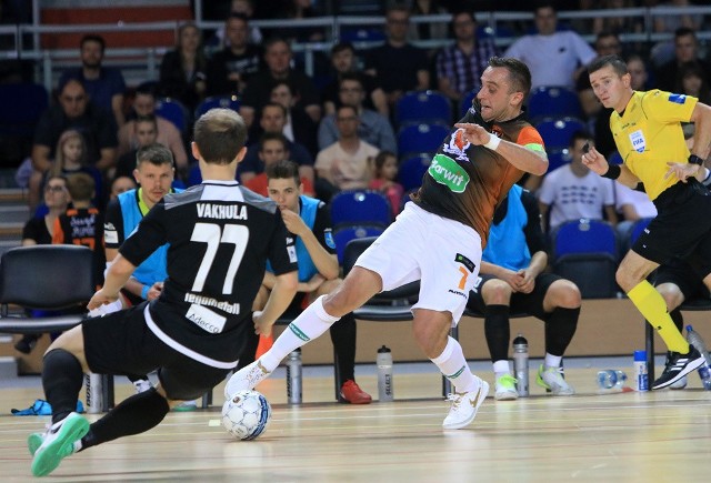 Wnajlepszej piątce jedenastej kolejki Futsal Ekstraklasy znalazło się miejsce dla Marcina Mikołajewicza. Torunianin powalczy o kolejną nominację